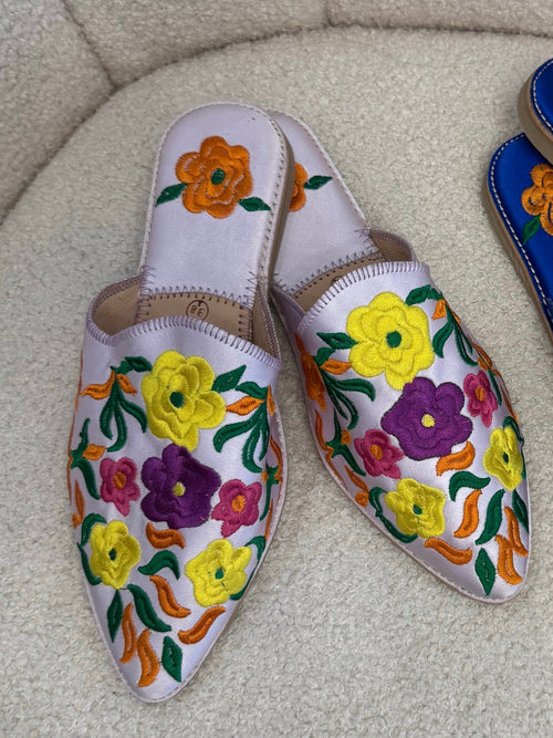 Babouche brodée