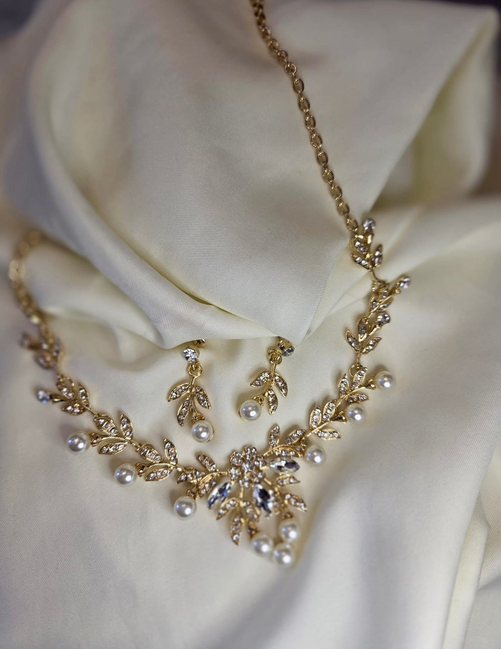 Parure perlée